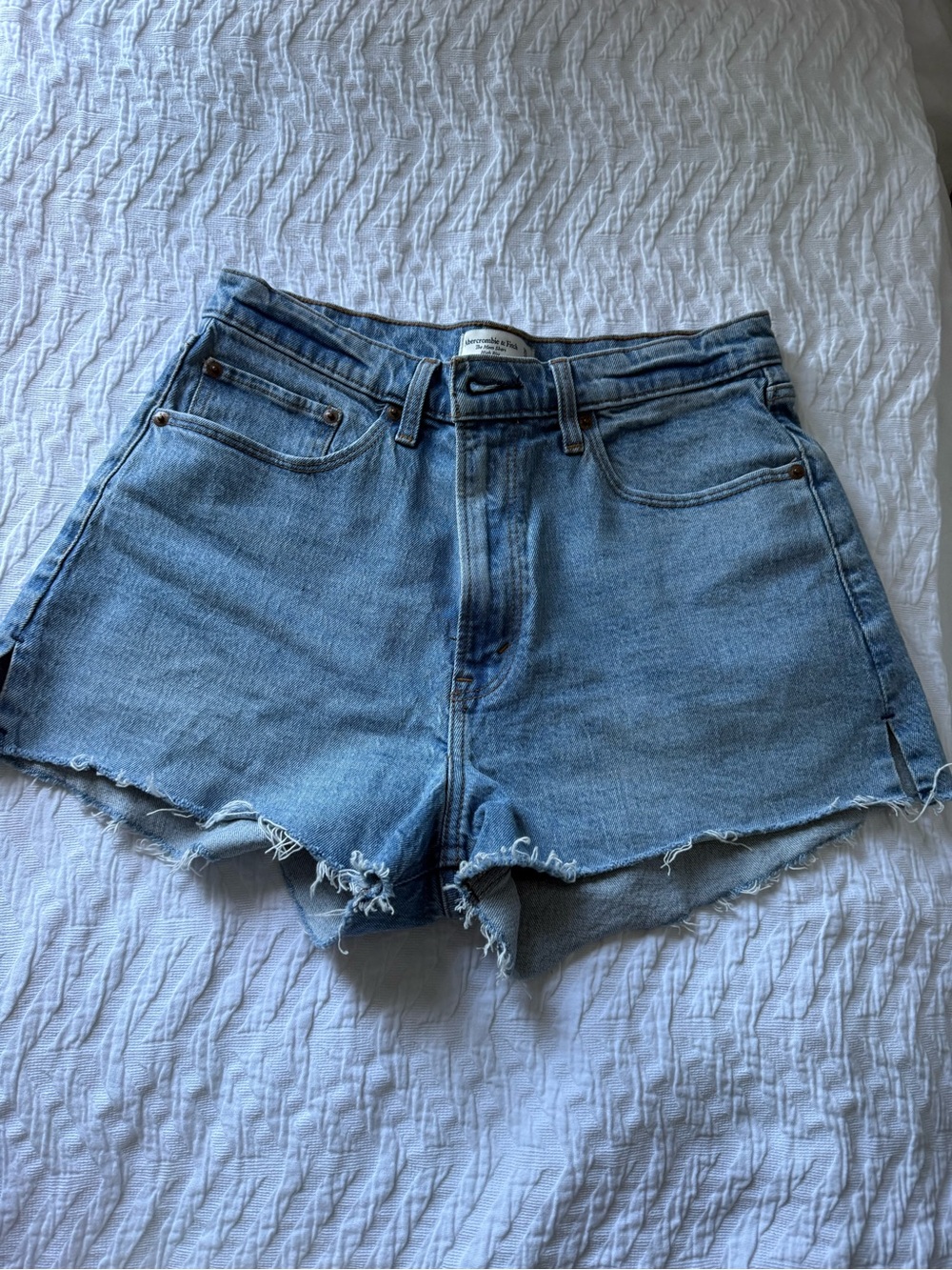 Abercrombie and Fitch Curve Love High-Rise Mom Short - Picture 2 of 2